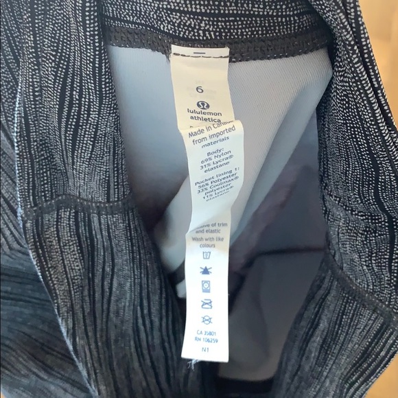 Lululemon Wunder Under printed crop - Picture 6 of 6